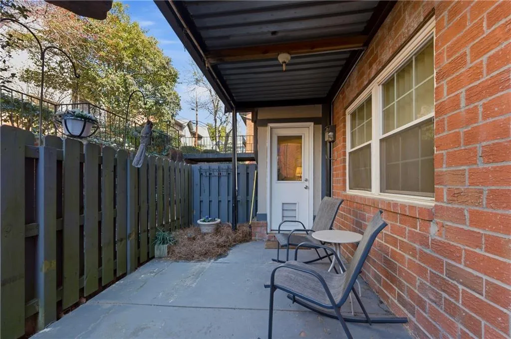 6851 Roswell Road Unit F15, Atlanta, Georgia 30328, 3 Bedrooms Bedrooms, ,2 BathroomsBathrooms,Residential,For Sale,6851 Roswell Road Unit F15,7725074