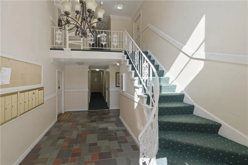 6851 Roswell Road Unit F15, Atlanta, Georgia 30328, 3 Bedrooms Bedrooms, ,2 BathroomsBathrooms,Residential,For Sale,6851 Roswell Road Unit F15,7725074