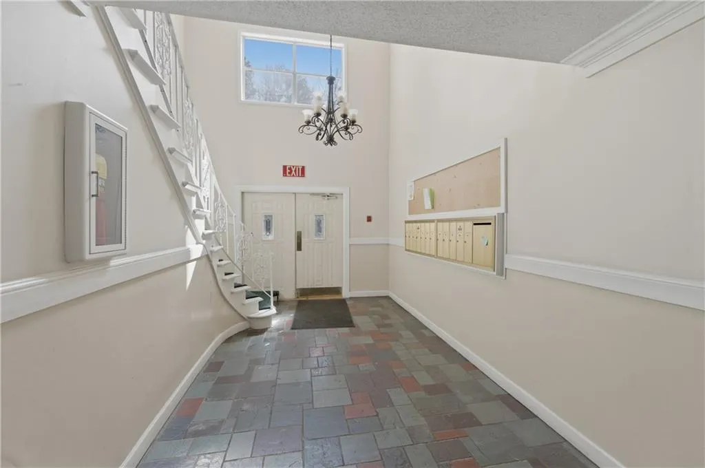 6851 Roswell Road Unit F15, Atlanta, Georgia 30328, 3 Bedrooms Bedrooms, ,2 BathroomsBathrooms,Residential,For Sale,6851 Roswell Road Unit F15,7725074