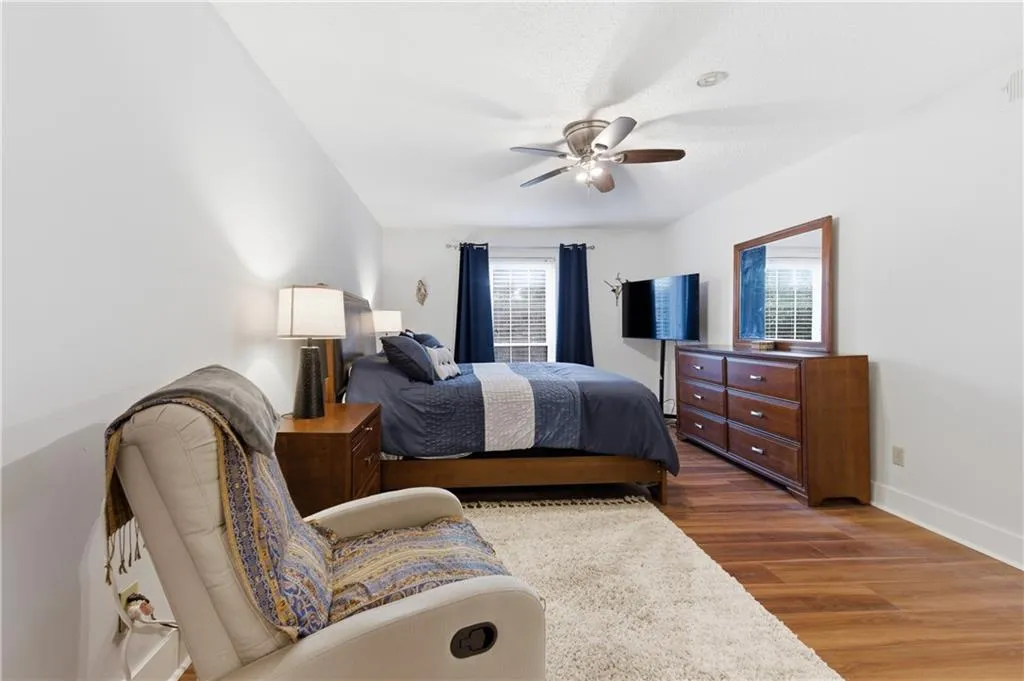 6851 Roswell Road Unit F15, Atlanta, Georgia 30328, 3 Bedrooms Bedrooms, ,2 BathroomsBathrooms,Residential,For Sale,6851 Roswell Road Unit F15,7725074