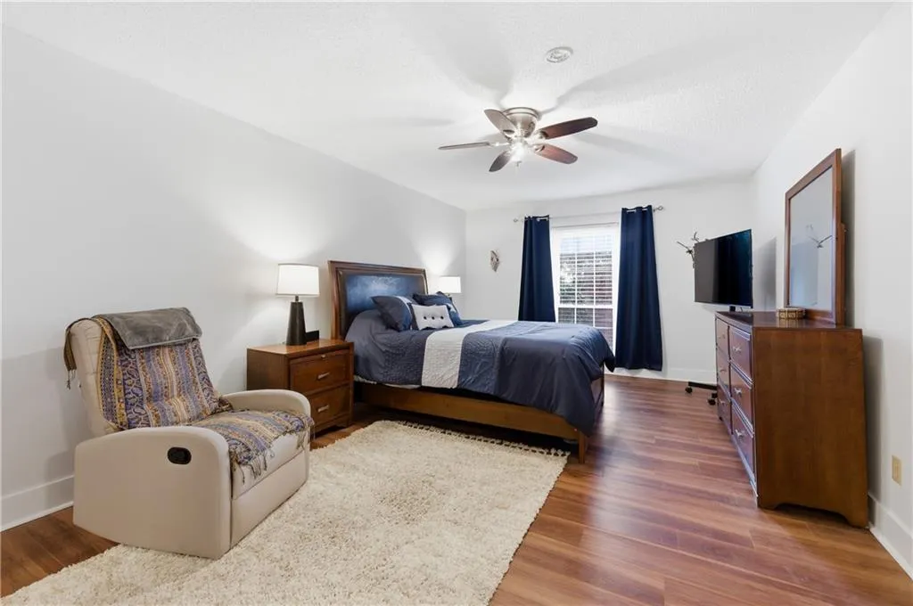6851 Roswell Road Unit F15, Atlanta, Georgia 30328, 3 Bedrooms Bedrooms, ,2 BathroomsBathrooms,Residential,For Sale,6851 Roswell Road Unit F15,7725074
