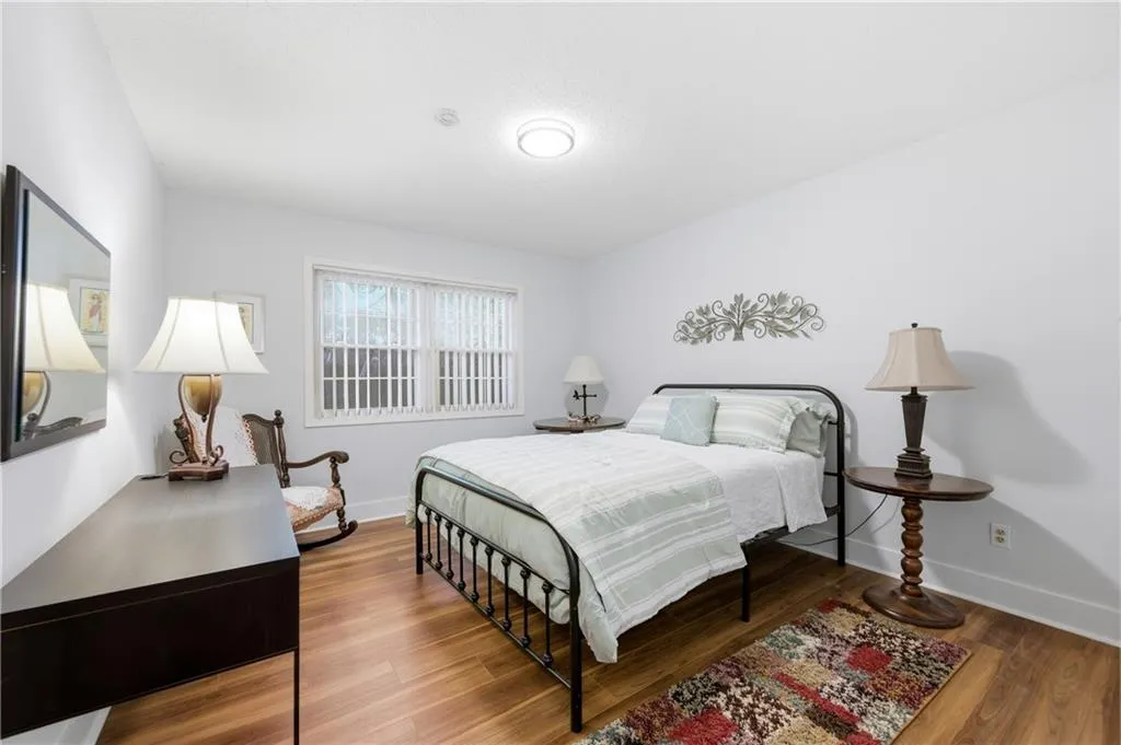6851 Roswell Road Unit F15, Atlanta, Georgia 30328, 3 Bedrooms Bedrooms, ,2 BathroomsBathrooms,Residential,For Sale,6851 Roswell Road Unit F15,7725074