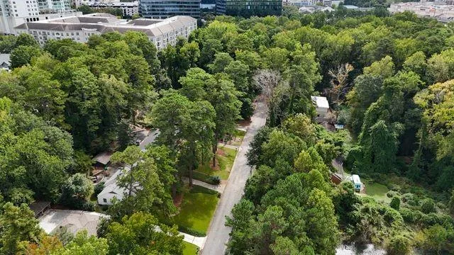 3660 N Stratford Road Ne, Atlanta, Georgia 30342, 4 Bedrooms Bedrooms, ,3 BathroomsBathrooms,Residential,For Sale,3660 N Stratford Road Ne,7673398