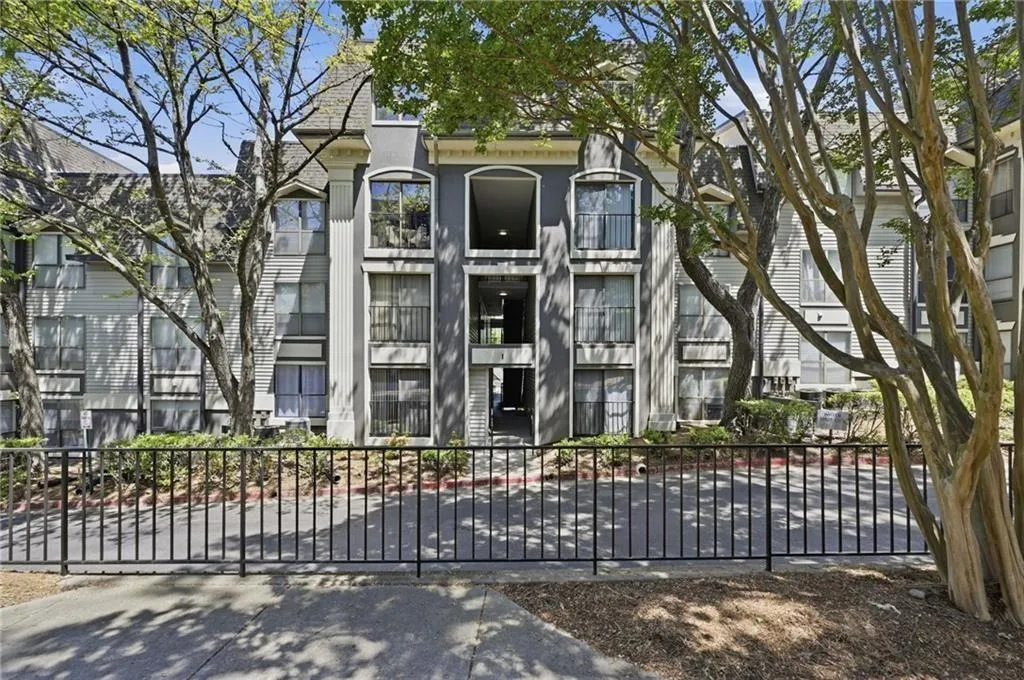 2657 Lenox Road Ne Unit 113, Atlanta, Georgia 30324, 1 Bedroom Bedrooms, 0 ,1 BathroomBathrooms,Residential,For Sale,2657 Lenox Road Ne Unit 113,7743969