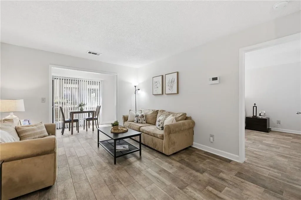 2657 Lenox Road Ne Unit 113, Atlanta, Georgia 30324, 1 Bedroom Bedrooms, 0 ,1 BathroomBathrooms,Residential,For Sale,2657 Lenox Road Ne Unit 113,7743969