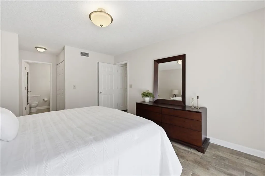 2657 Lenox Road Ne Unit 113, Atlanta, Georgia 30324, 1 Bedroom Bedrooms, 0 ,1 BathroomBathrooms,Residential,For Sale,2657 Lenox Road Ne Unit 113,7743969