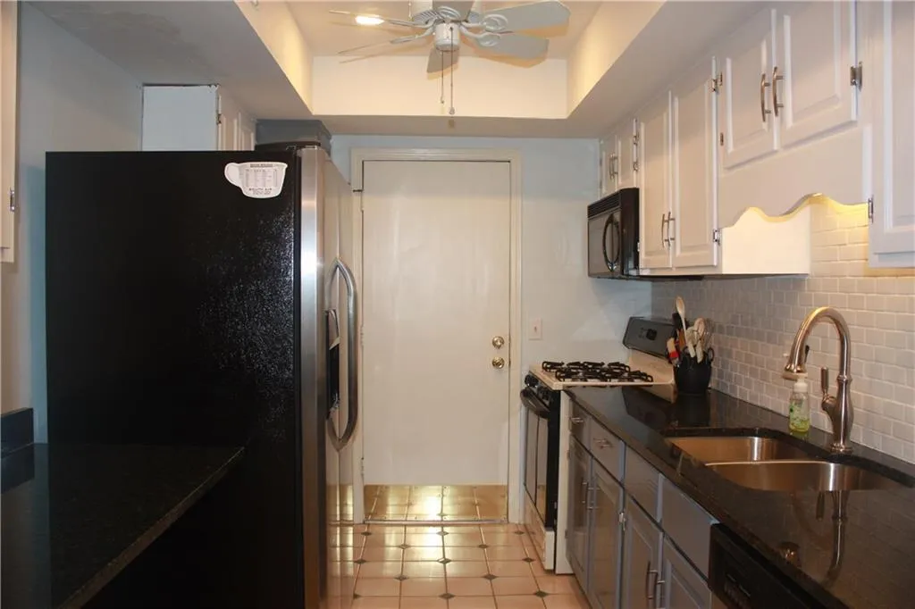 6851 Roswell Road Unit E-7, Atlanta, Georgia 30328, 3 Bedrooms Bedrooms, ,2 BathroomsBathrooms,Residential,Sold,6851 Roswell Road Unit E-7,5719224