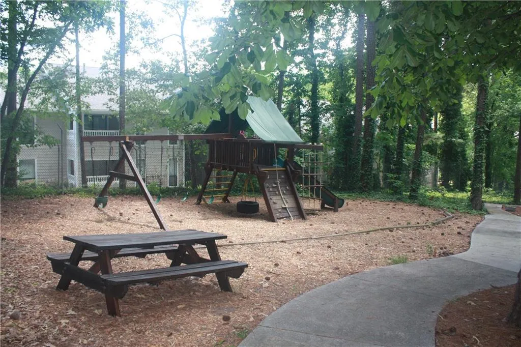 6851 Roswell Road Unit E-7, Atlanta, Georgia 30328, 3 Bedrooms Bedrooms, ,2 BathroomsBathrooms,Residential,Sold,6851 Roswell Road Unit E-7,5719224