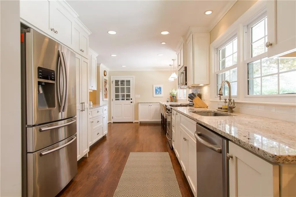 820 Loridans Circle Ne, Atlanta, Georgia 30342, 4 Bedrooms Bedrooms, ,3 BathroomsBathrooms,Residential,Sold,820 Loridans Circle Ne,6018791