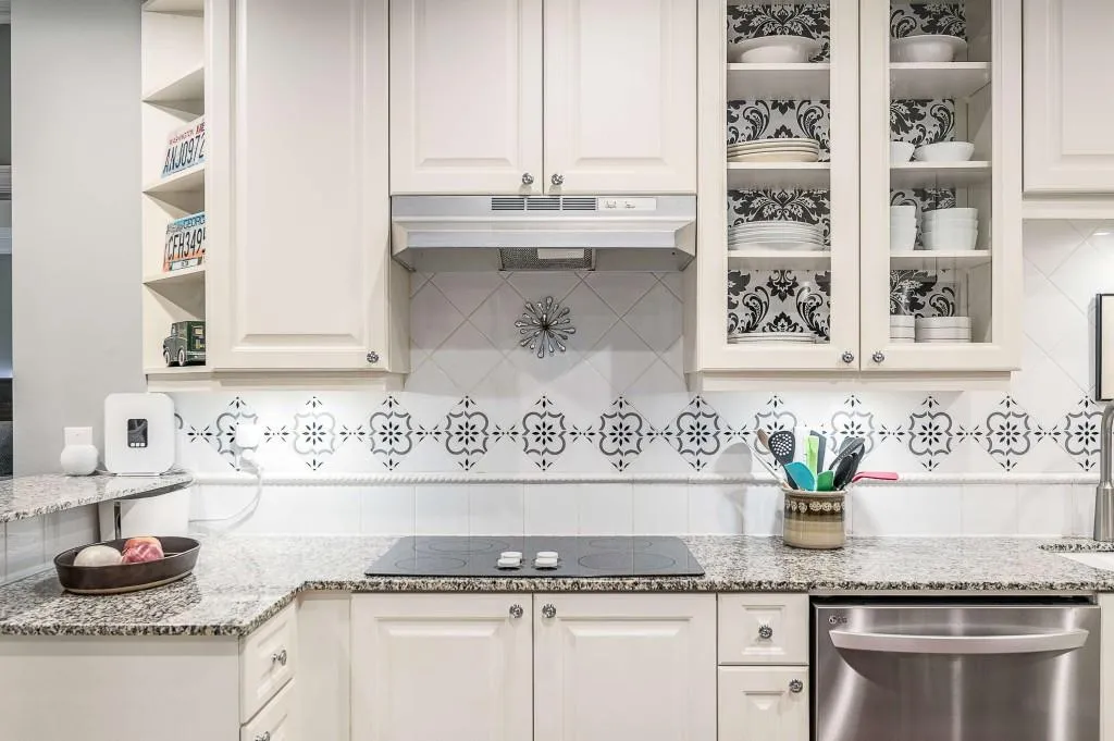 211 Colonial Homes Drive Nw Unit 2705, Atlanta, Georgia 30309, 2 Bedrooms Bedrooms, ,2 BathroomsBathrooms,Residential,For Sale,211 Colonial Homes Drive Nw Unit 2705,7687855