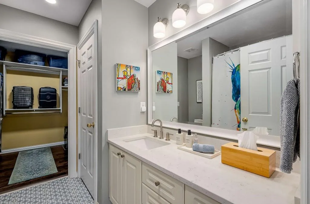 211 Colonial Homes Drive Nw Unit 2705, Atlanta, Georgia 30309, 2 Bedrooms Bedrooms, ,2 BathroomsBathrooms,Residential,For Sale,211 Colonial Homes Drive Nw Unit 2705,7687855