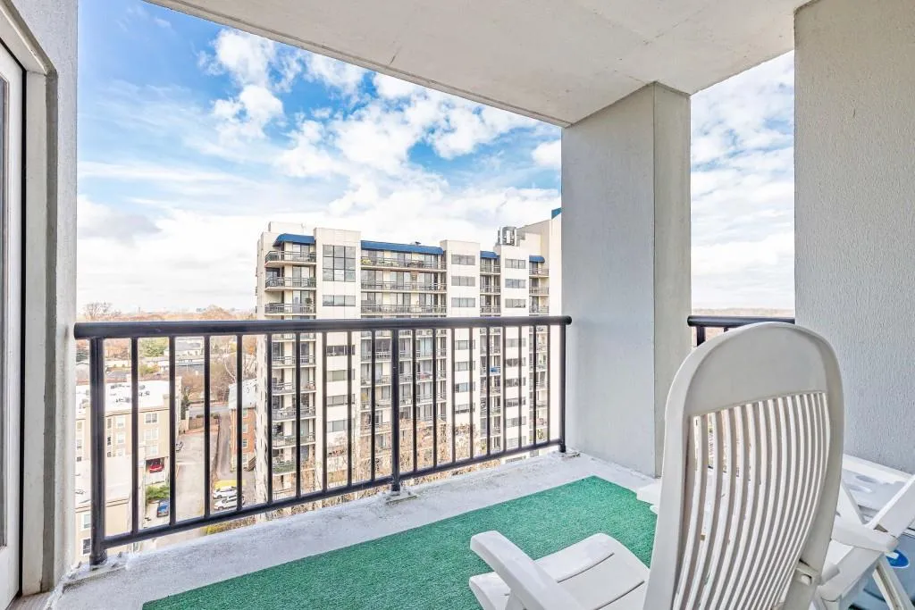 275 13th Street Ne Unit 1106, Atlanta, Georgia 30309, 1 Bedroom Bedrooms, ,1 BathroomBathrooms,Residential,For Sale,275 13th Street Ne Unit 1106,7634921