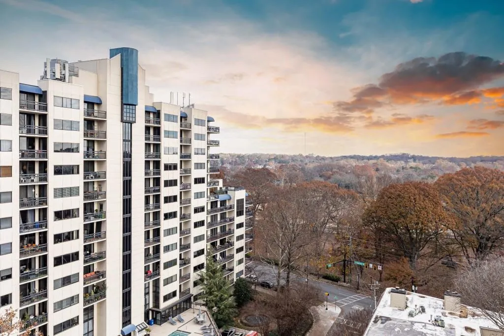 275 13th Street Ne Unit 1106, Atlanta, Georgia 30309, 1 Bedroom Bedrooms, ,1 BathroomBathrooms,Residential,For Sale,275 13th Street Ne Unit 1106,7634921