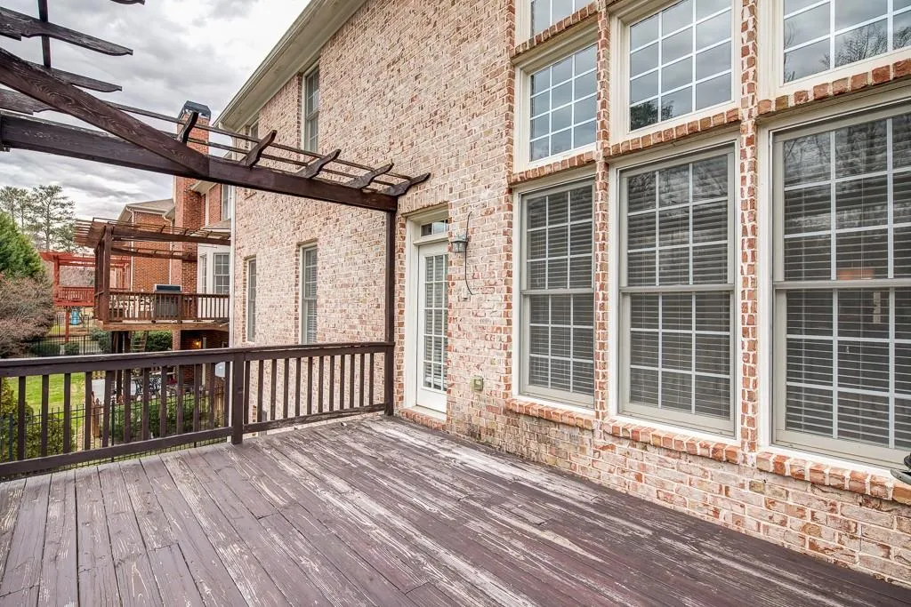 260 Wembley Circle, Sandy Springs, Georgia 30328, 6 Bedrooms Bedrooms, ,6 BathroomsBathrooms,Residential,Sold,260 Wembley Circle,5812866