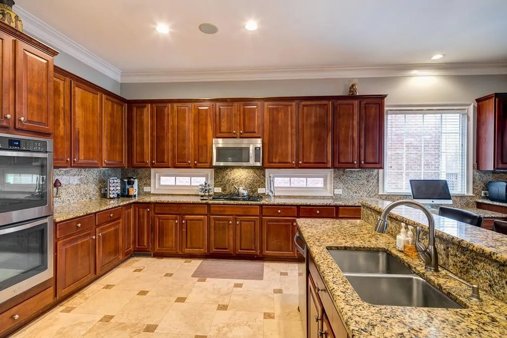 260 Wembley Circle, Sandy Springs, Georgia 30328, 6 Bedrooms Bedrooms, ,6 BathroomsBathrooms,Residential,Sold,260 Wembley Circle,5812866