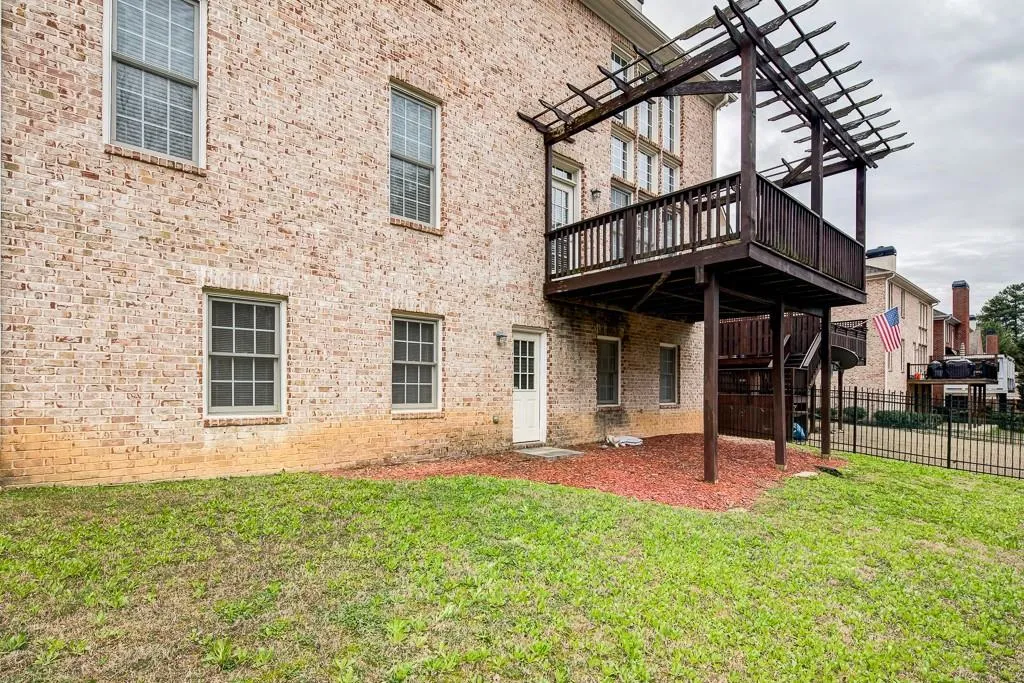 260 Wembley Circle, Sandy Springs, Georgia 30328, 6 Bedrooms Bedrooms, ,6 BathroomsBathrooms,Residential,Sold,260 Wembley Circle,5812866