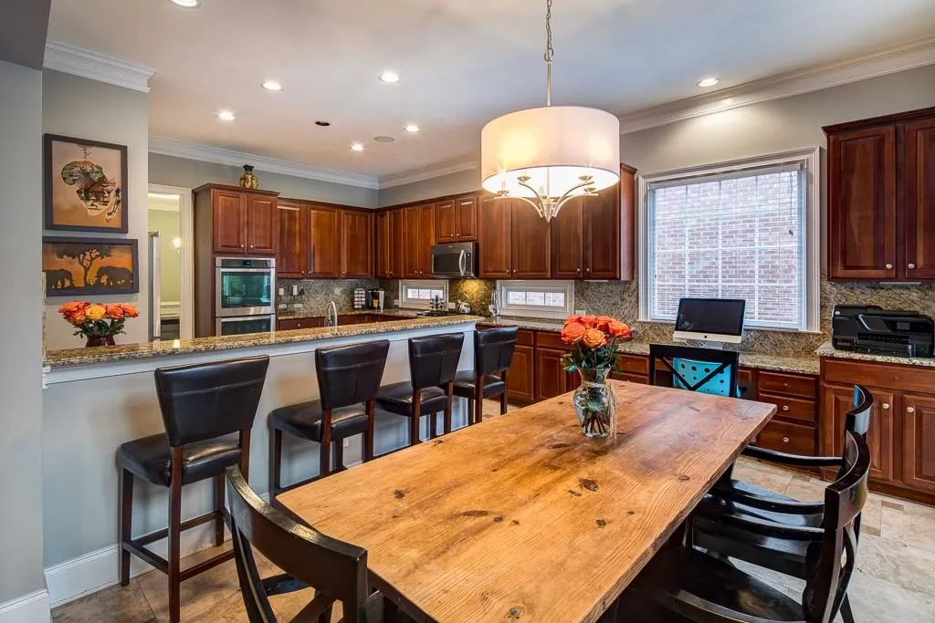 260 Wembley Circle, Sandy Springs, Georgia 30328, 6 Bedrooms Bedrooms, ,6 BathroomsBathrooms,Residential,Sold,260 Wembley Circle,5812866