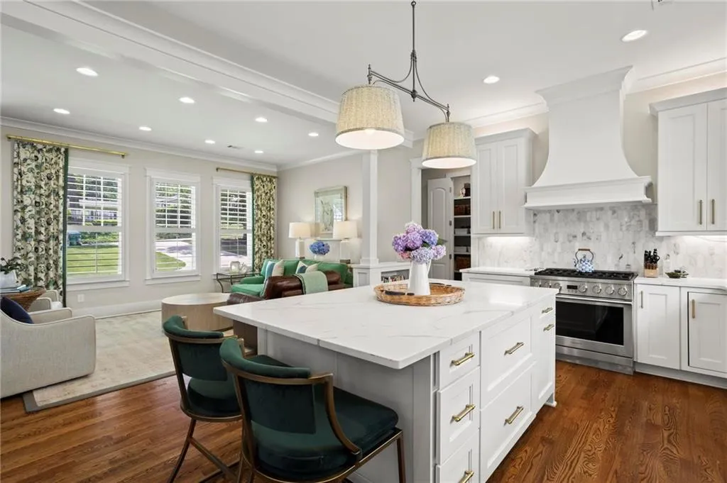 388 Meadowbrook Drive Ne, Atlanta, Georgia 30342, 5 Bedrooms Bedrooms, ,3 BathroomsBathrooms,Residential,Sold,388 Meadowbrook Drive Ne,7401514