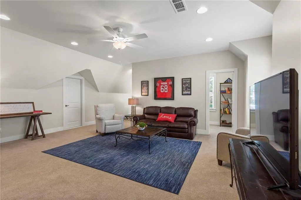388 Meadowbrook Drive Ne, Atlanta, Georgia 30342, 5 Bedrooms Bedrooms, ,3 BathroomsBathrooms,Residential,Sold,388 Meadowbrook Drive Ne,7401514