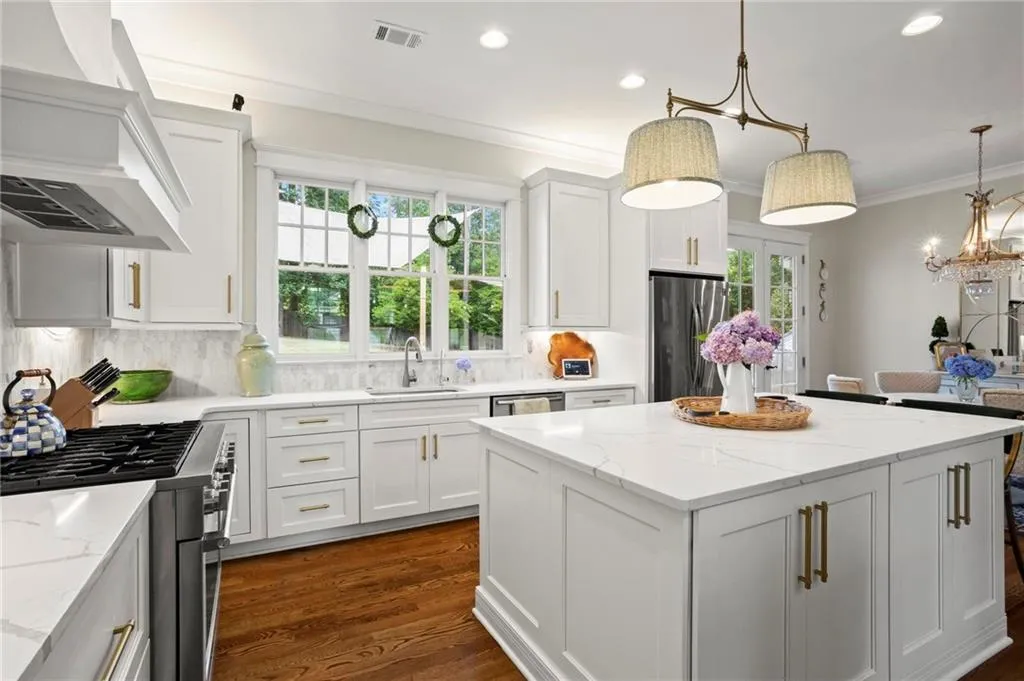 388 Meadowbrook Drive Ne, Atlanta, Georgia 30342, 5 Bedrooms Bedrooms, ,3 BathroomsBathrooms,Residential,Sold,388 Meadowbrook Drive Ne,7401514