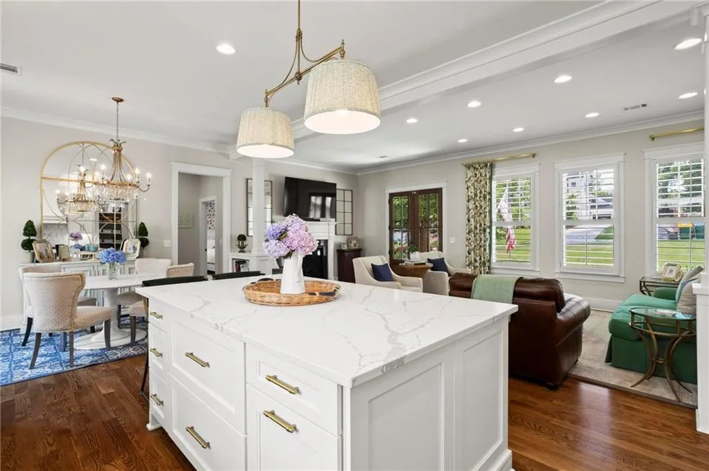 388 Meadowbrook Drive Ne, Atlanta, Georgia 30342, 5 Bedrooms Bedrooms, ,3 BathroomsBathrooms,Residential,Sold,388 Meadowbrook Drive Ne,7401514