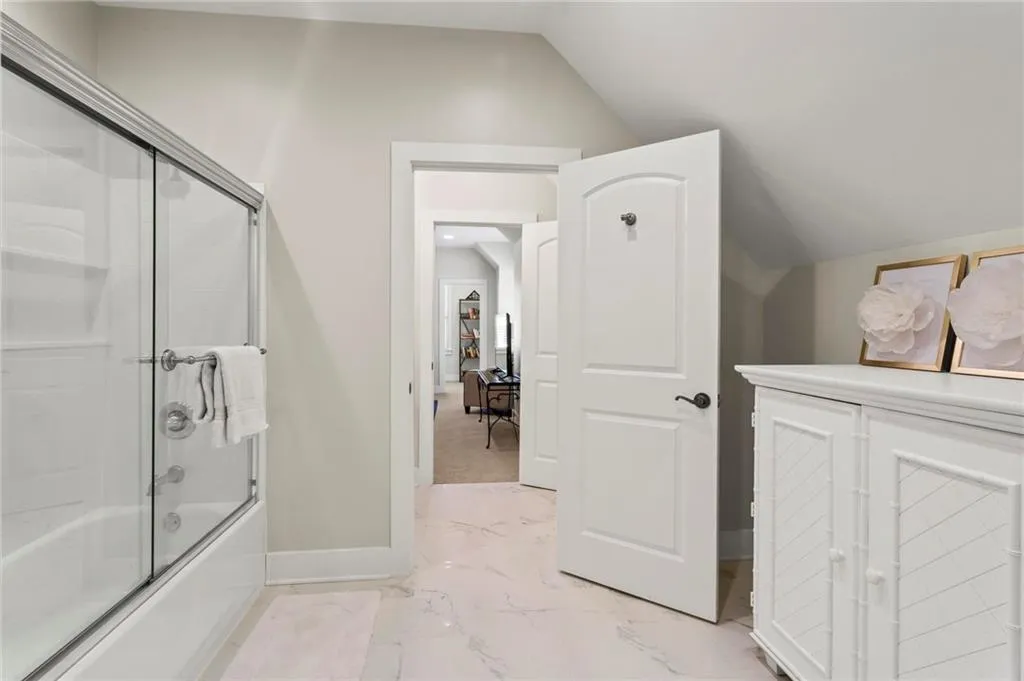 388 Meadowbrook Drive Ne, Atlanta, Georgia 30342, 5 Bedrooms Bedrooms, ,3 BathroomsBathrooms,Residential,Sold,388 Meadowbrook Drive Ne,7401514