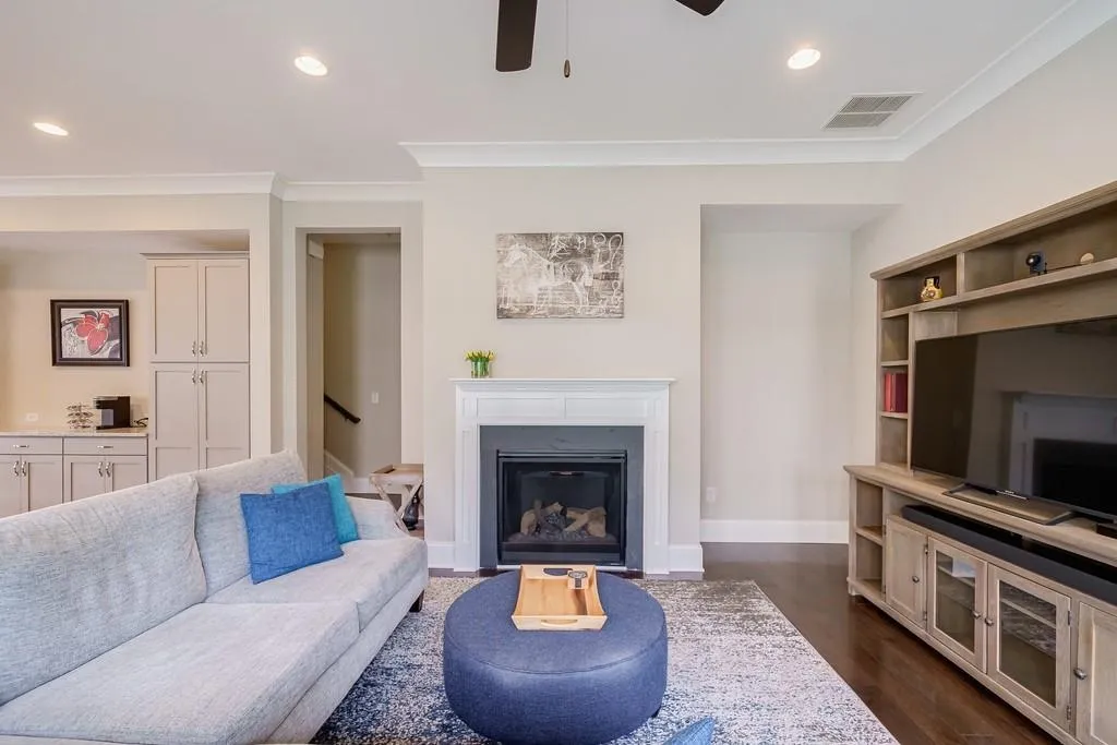 6417 Lucent Lane, Atlanta, Georgia 30328, 4 Bedrooms Bedrooms, ,4 BathroomsBathrooms,Residential,Sold,6417 Lucent Lane,7102192