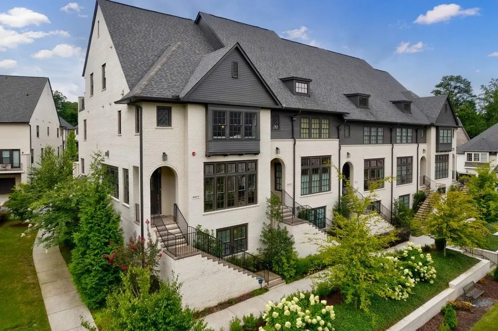 6417 Lucent Lane, Atlanta, Georgia 30328, 4 Bedrooms Bedrooms, ,4 BathroomsBathrooms,Residential,Sold,6417 Lucent Lane,7102192