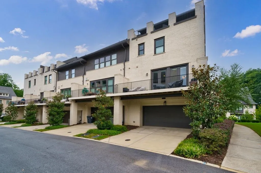 6417 Lucent Lane, Atlanta, Georgia 30328, 4 Bedrooms Bedrooms, ,4 BathroomsBathrooms,Residential,Sold,6417 Lucent Lane,7102192