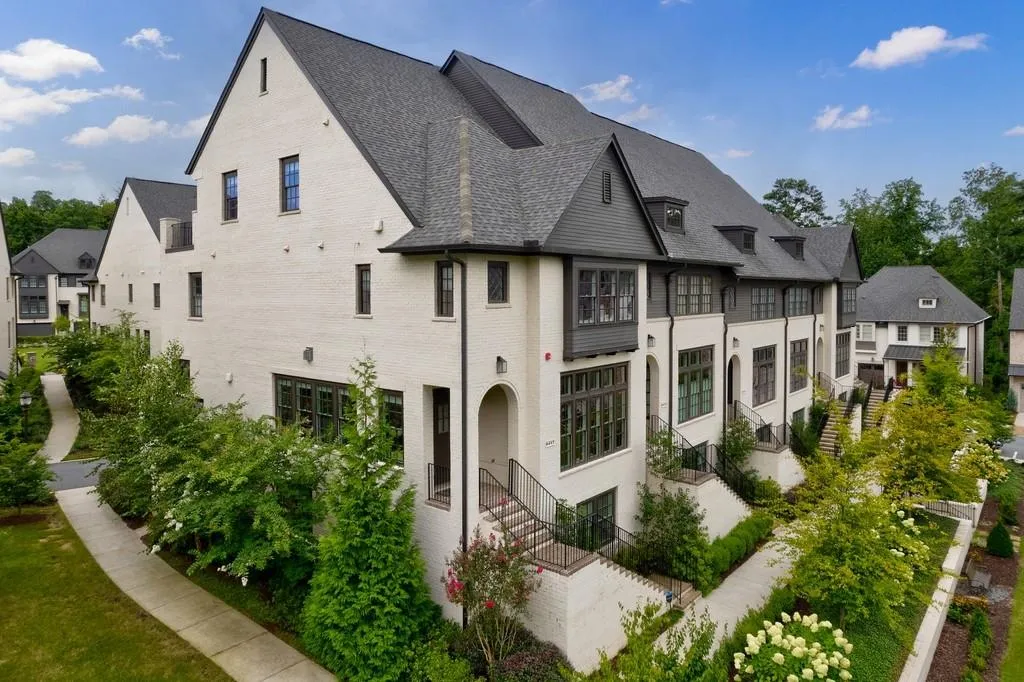 6417 Lucent Lane, Atlanta, Georgia 30328, 4 Bedrooms Bedrooms, ,4 BathroomsBathrooms,Residential,Sold,6417 Lucent Lane,7102192
