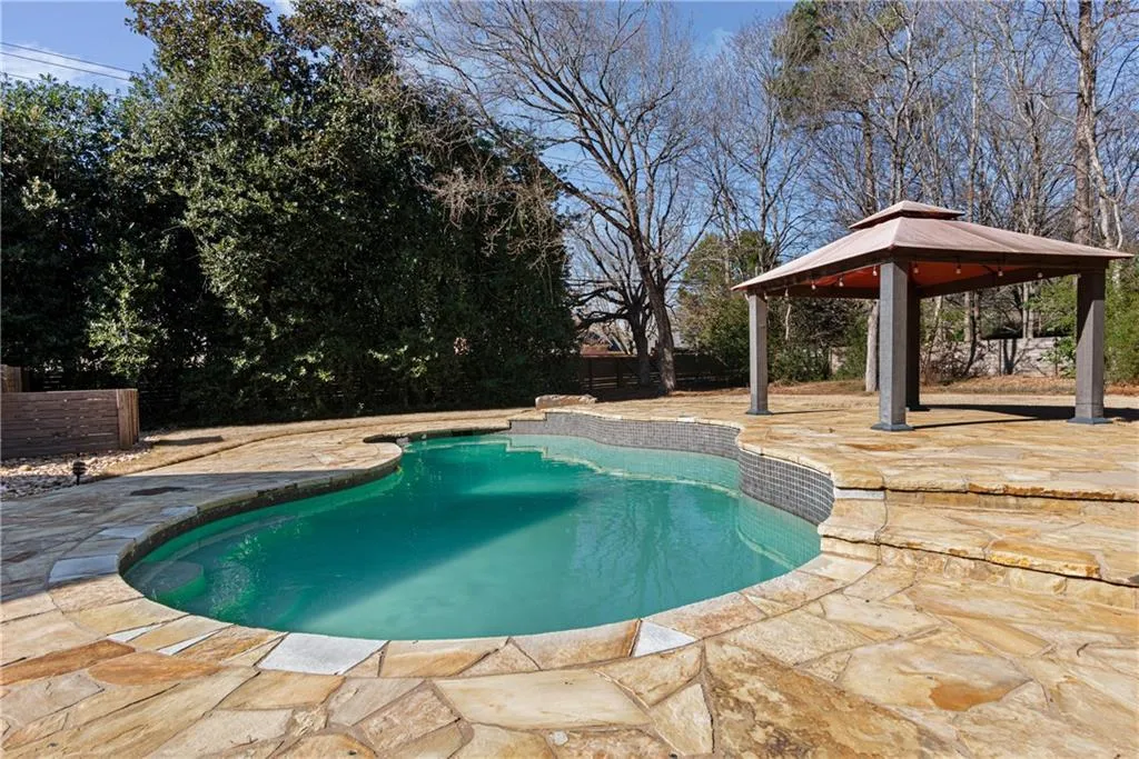 flagstone patio surround and cabana.