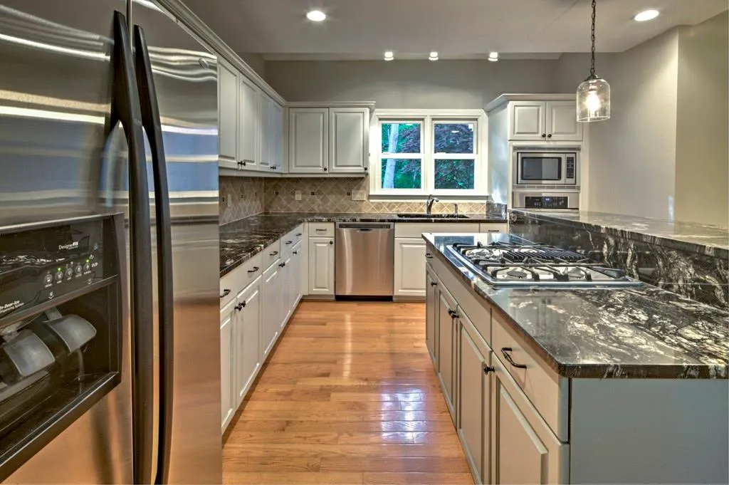 85 W Battery Place, Atlanta, Georgia 30342, 4 Bedrooms Bedrooms, ,3 BathroomsBathrooms,Residential,Sold,85 W Battery Place,5778324