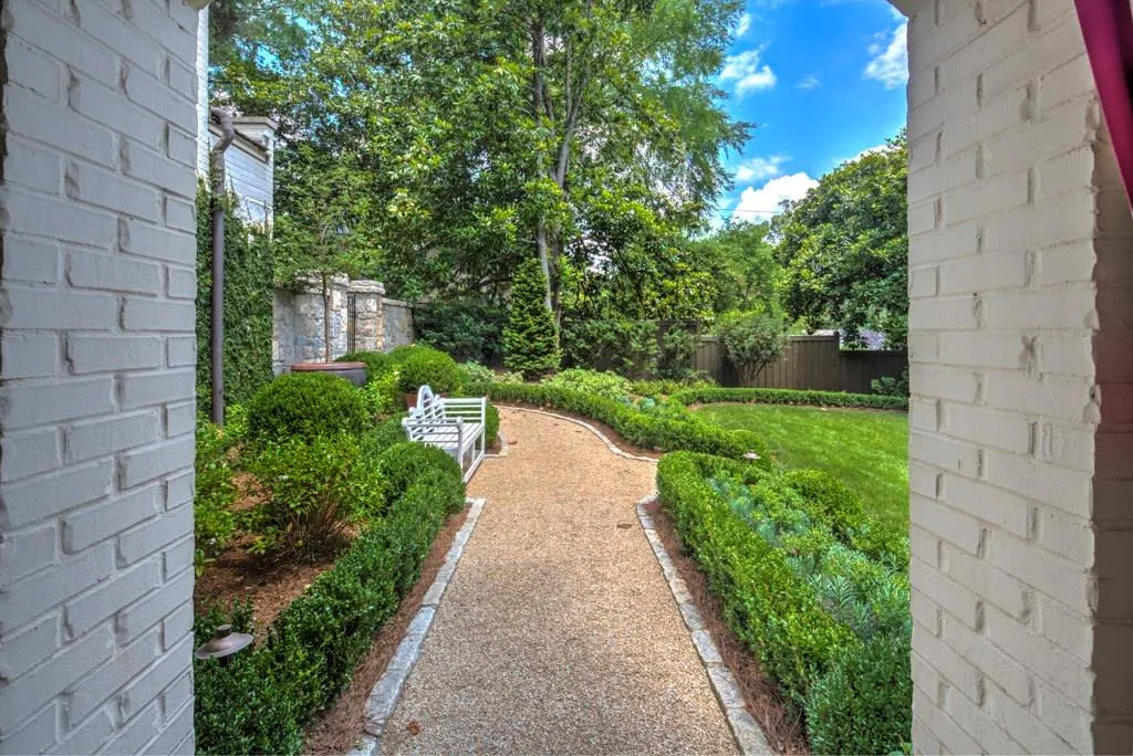 376 Peachtree Battle Avenue Nw, Atlanta, Georgia 30305, 4 Bedrooms Bedrooms, ,4 BathroomsBathrooms,Residential,Sold,376 Peachtree Battle Avenue Nw,5865586