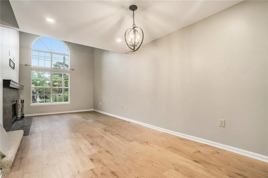 3655 Habersham Road Ne Unit A314, Atlanta, Georgia 30305, 1 Bedroom Bedrooms, ,1 BathroomBathrooms,Residential,For Sale,3655 Habersham Road Ne Unit A314,7626527