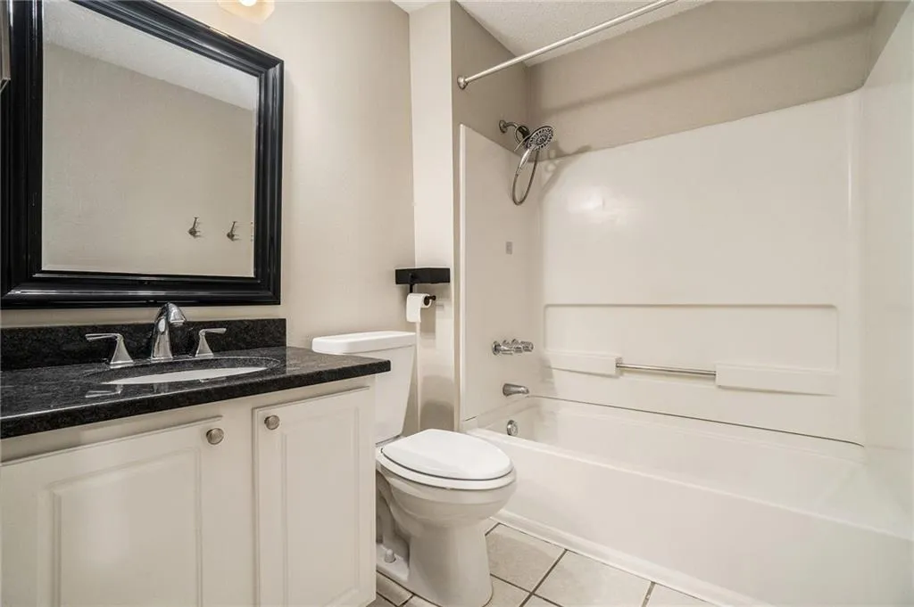 3655 Habersham Road Ne Unit A314, Atlanta, Georgia 30305, 1 Bedroom Bedrooms, ,1 BathroomBathrooms,Residential,For Sale,3655 Habersham Road Ne Unit A314,7626527