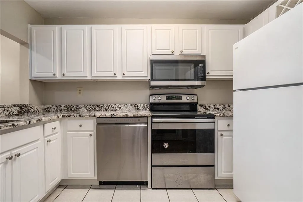 3655 Habersham Road Ne Unit A314, Atlanta, Georgia 30305, 1 Bedroom Bedrooms, ,1 BathroomBathrooms,Residential,For Sale,3655 Habersham Road Ne Unit A314,7626527
