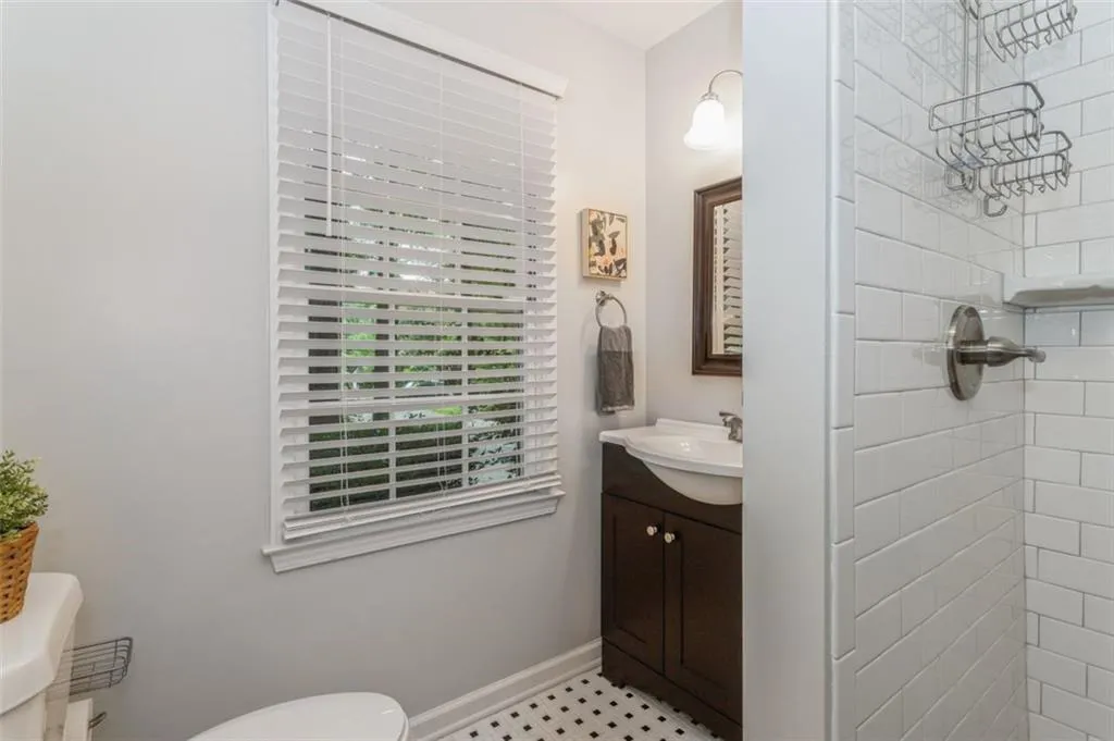 5655 Colton Drive, Atlanta, Georgia 30342, 3 Bedrooms Bedrooms, ,3 BathroomsBathrooms,Residential,Sold,5655 Colton Drive,7101687