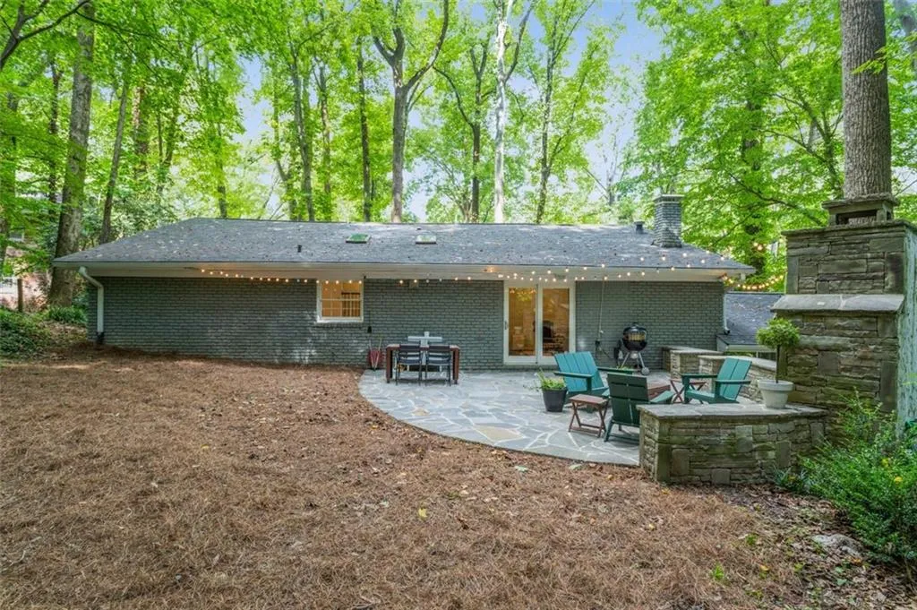 5655 Colton Drive, Atlanta, Georgia 30342, 3 Bedrooms Bedrooms, ,3 BathroomsBathrooms,Residential,Sold,5655 Colton Drive,7101687