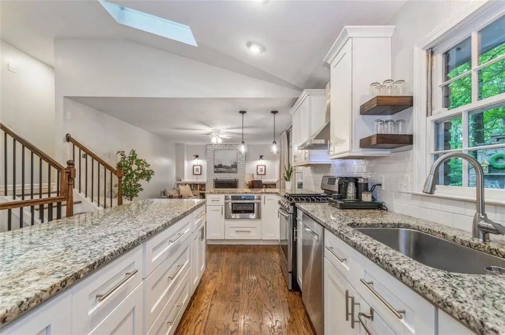 5655 Colton Drive, Atlanta, Georgia 30342, 3 Bedrooms Bedrooms, ,3 BathroomsBathrooms,Residential,Sold,5655 Colton Drive,7101687