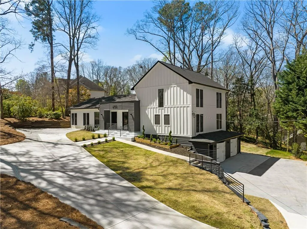 6750 Castleton Drive, Sandy Springs, Georgia 30328, 5 Bedrooms Bedrooms, ,6 BathroomsBathrooms,Residential,Sold,6750 Castleton Drive,7192377