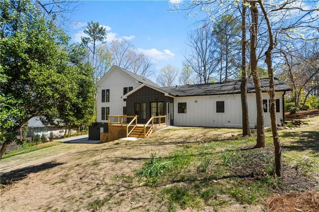 6750 Castleton Drive, Sandy Springs, Georgia 30328, 5 Bedrooms Bedrooms, ,6 BathroomsBathrooms,Residential,Sold,6750 Castleton Drive,7192377