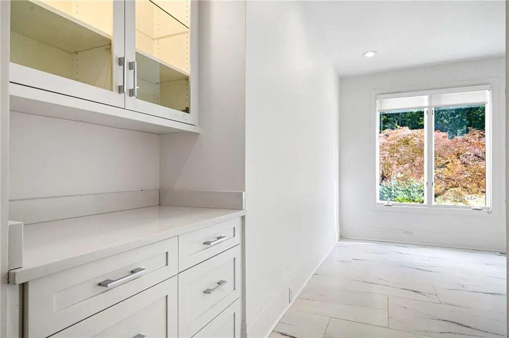 4 Vale Close Ne, Atlanta, Georgia 30324, 4 Bedrooms Bedrooms, ,3 BathroomsBathrooms,Residential,For Sale,4 Vale Close Ne,7672218 4 Vale Close Ne, Atlanta, Georgia 30324, 4 Bedrooms Bedrooms, ,3 BathroomsBathrooms,Residential,For Sale,4 Vale Close Ne,7672218