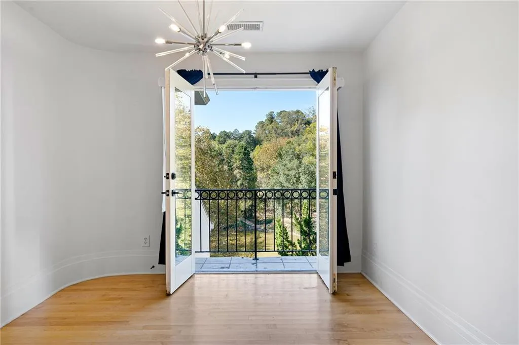 4 Vale Close Ne, Atlanta, Georgia 30324, 4 Bedrooms Bedrooms, ,3 BathroomsBathrooms,Residential,For Sale,4 Vale Close Ne,7672218 4 Vale Close Ne, Atlanta, Georgia 30324, 4 Bedrooms Bedrooms, ,3 BathroomsBathrooms,Residential,For Sale,4 Vale Close Ne,7672218