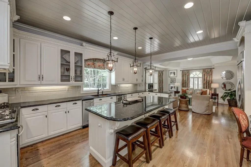 15 Old Stratton Chase, Sandy Springs, Georgia 30328, 5 Bedrooms Bedrooms, ,4 BathroomsBathrooms,Residential,Sold,15 Old Stratton Chase,5836961