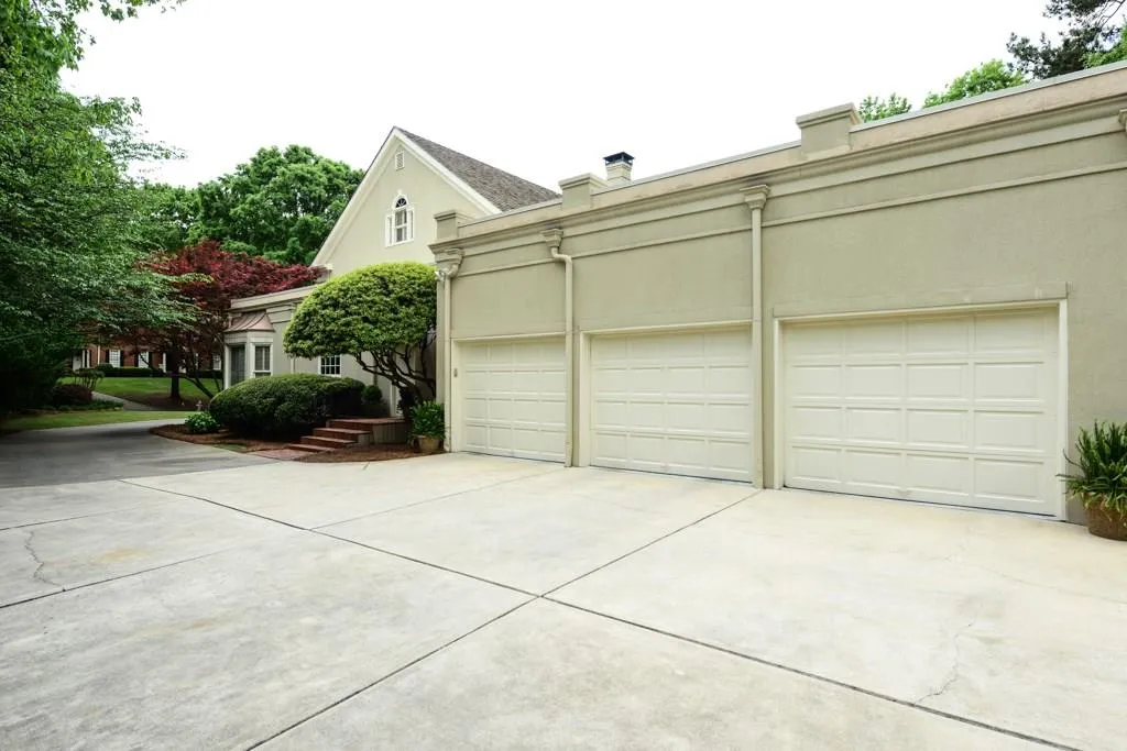 15 Old Stratton Chase, Sandy Springs, Georgia 30328, 5 Bedrooms Bedrooms, ,4 BathroomsBathrooms,Residential,Sold,15 Old Stratton Chase,5836961