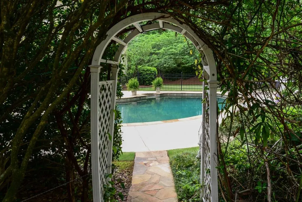 15 Old Stratton Chase, Sandy Springs, Georgia 30328, 5 Bedrooms Bedrooms, ,4 BathroomsBathrooms,Residential,Sold,15 Old Stratton Chase,5836961
