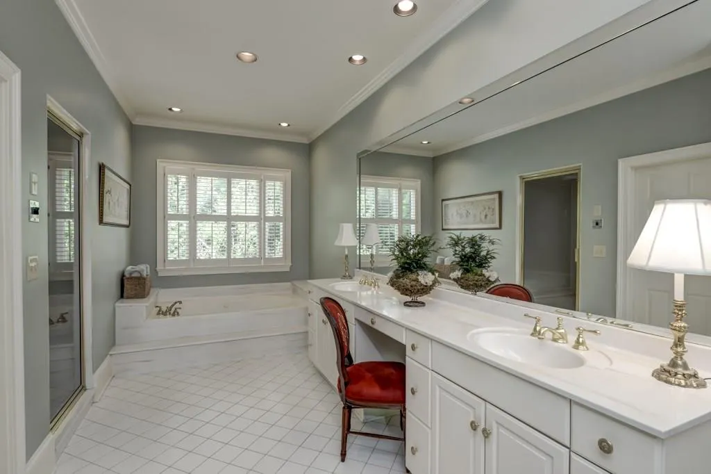 15 Old Stratton Chase, Sandy Springs, Georgia 30328, 5 Bedrooms Bedrooms, ,4 BathroomsBathrooms,Residential,Sold,15 Old Stratton Chase,5836961