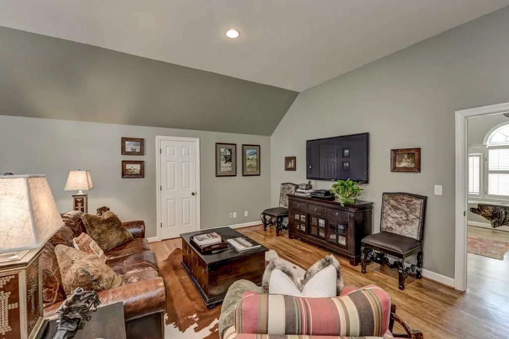 15 Old Stratton Chase, Sandy Springs, Georgia 30328, 5 Bedrooms Bedrooms, ,4 BathroomsBathrooms,Residential,Sold,15 Old Stratton Chase,5836961