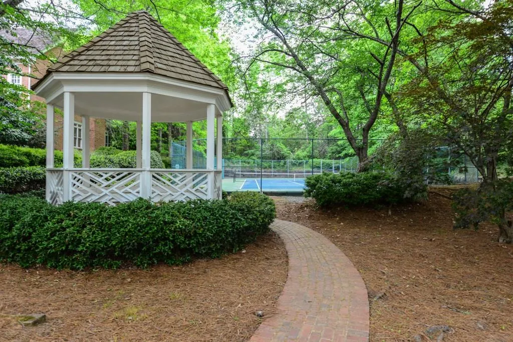 15 Old Stratton Chase, Sandy Springs, Georgia 30328, 5 Bedrooms Bedrooms, ,4 BathroomsBathrooms,Residential,Sold,15 Old Stratton Chase,5836961