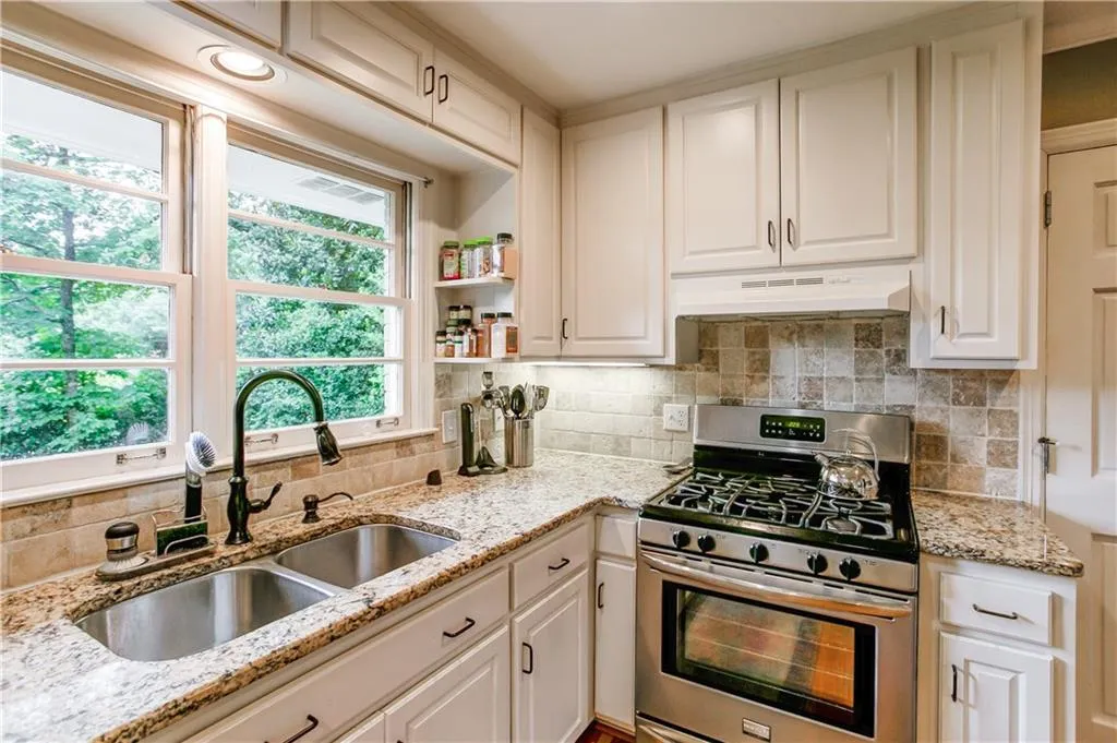 365 Highbrook Drive Ne, Atlanta, Georgia 30342, 3 Bedrooms Bedrooms, ,2 BathroomsBathrooms,Residential,Sold,365 Highbrook Drive Ne,5892716